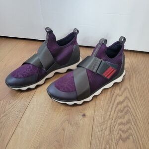 Sorel Kinetic Sneak Women's Shoes Size 9 Purple Knit Slip On Athletic Sneakers